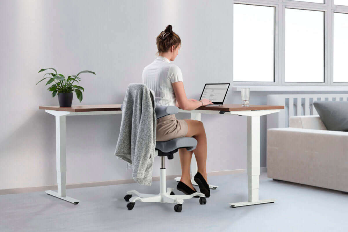 Advance Corner: Triple Motor Height Adjustable Desk - Premium Corner Standing Desk, 160kg Load, Tabletop 180 x 160cm